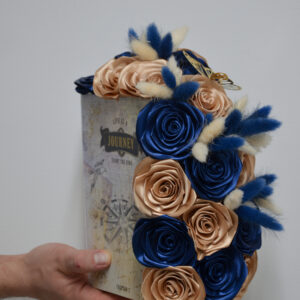 Książka z kwiatami na Dzień Nauczyciela/Zakończenie roku szkolnego